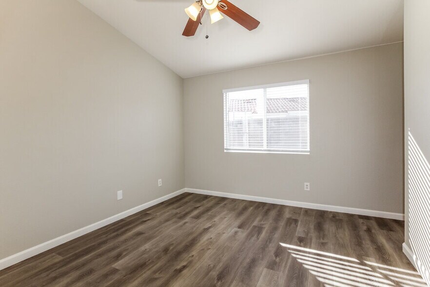 Building Photo - 615 King Revere Ct