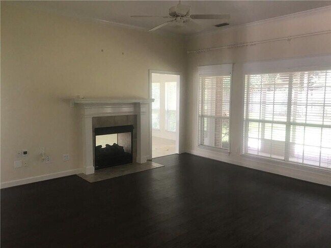 Building Photo - 2324 Abbington Dr