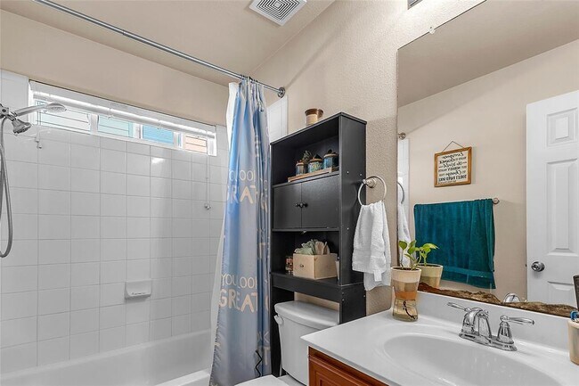 Building Photo - 206 Linden Ln