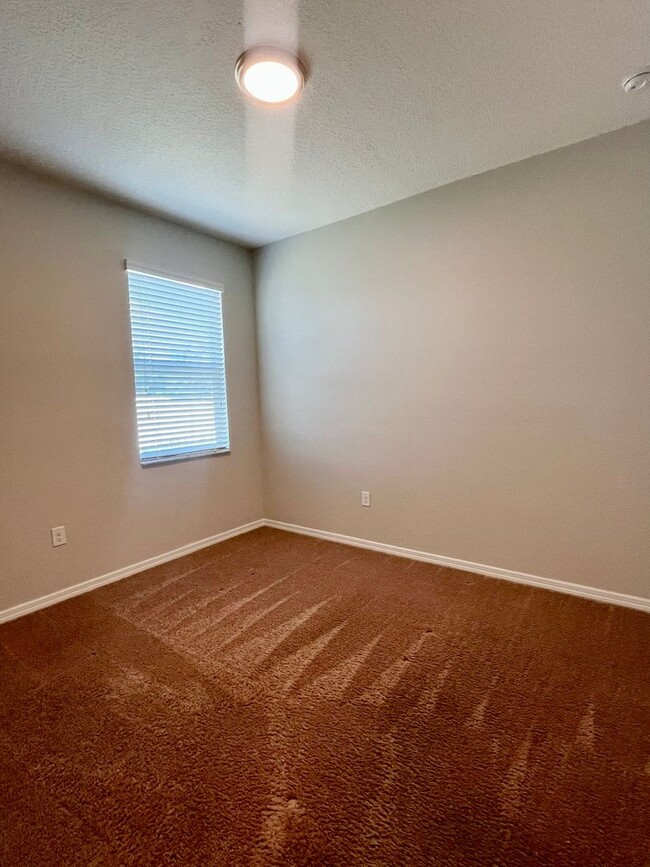 Building Photo - Spacious 4-Bed Home in Carlisle Grand