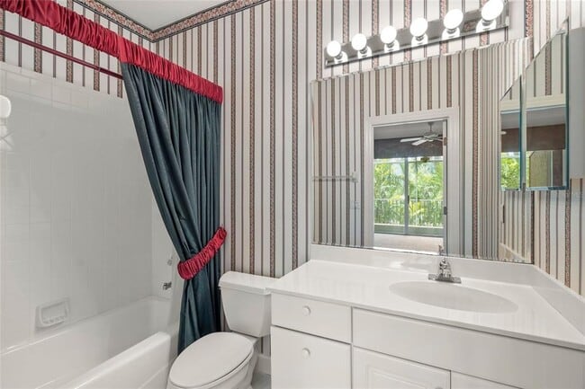 Building Photo - 3954 Hamilton Club Cir