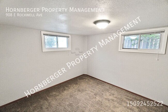Building Photo - 908 E Rockwell Ave