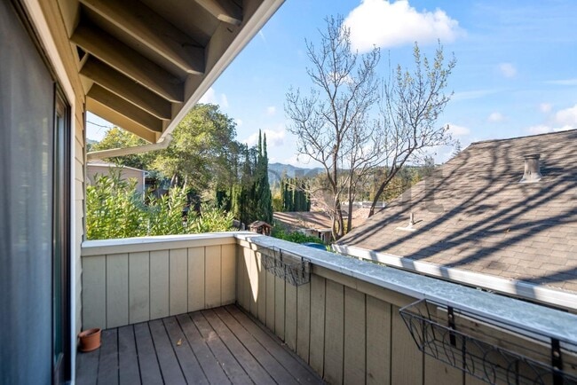 Building Photo - 14541 Oak St