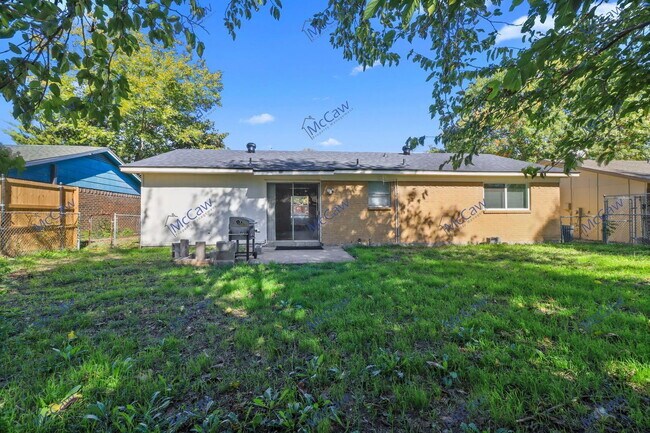 Building Photo - 3022 Kyle Rd