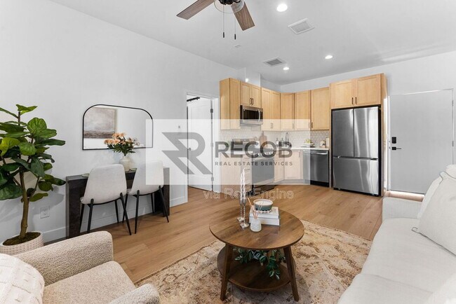 Building Photo - 4286 Samoset Ave