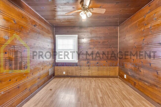 Building Photo - Charming 2-Bedroom Bungalow in Sacramento