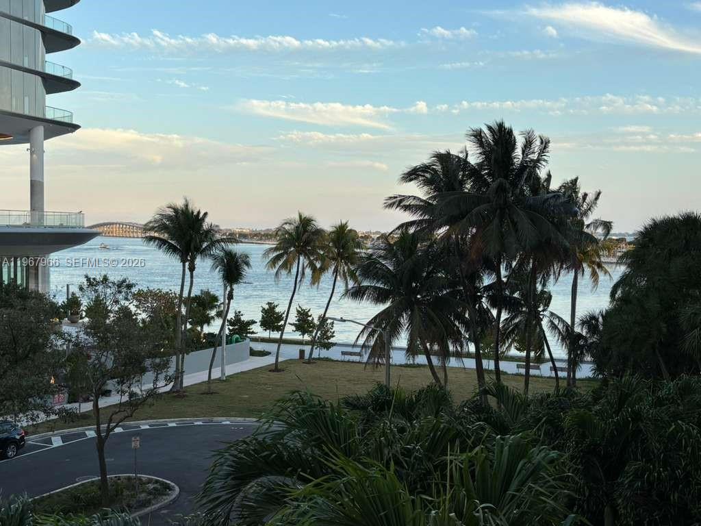 Building Photo - 150 SE 25th Rd