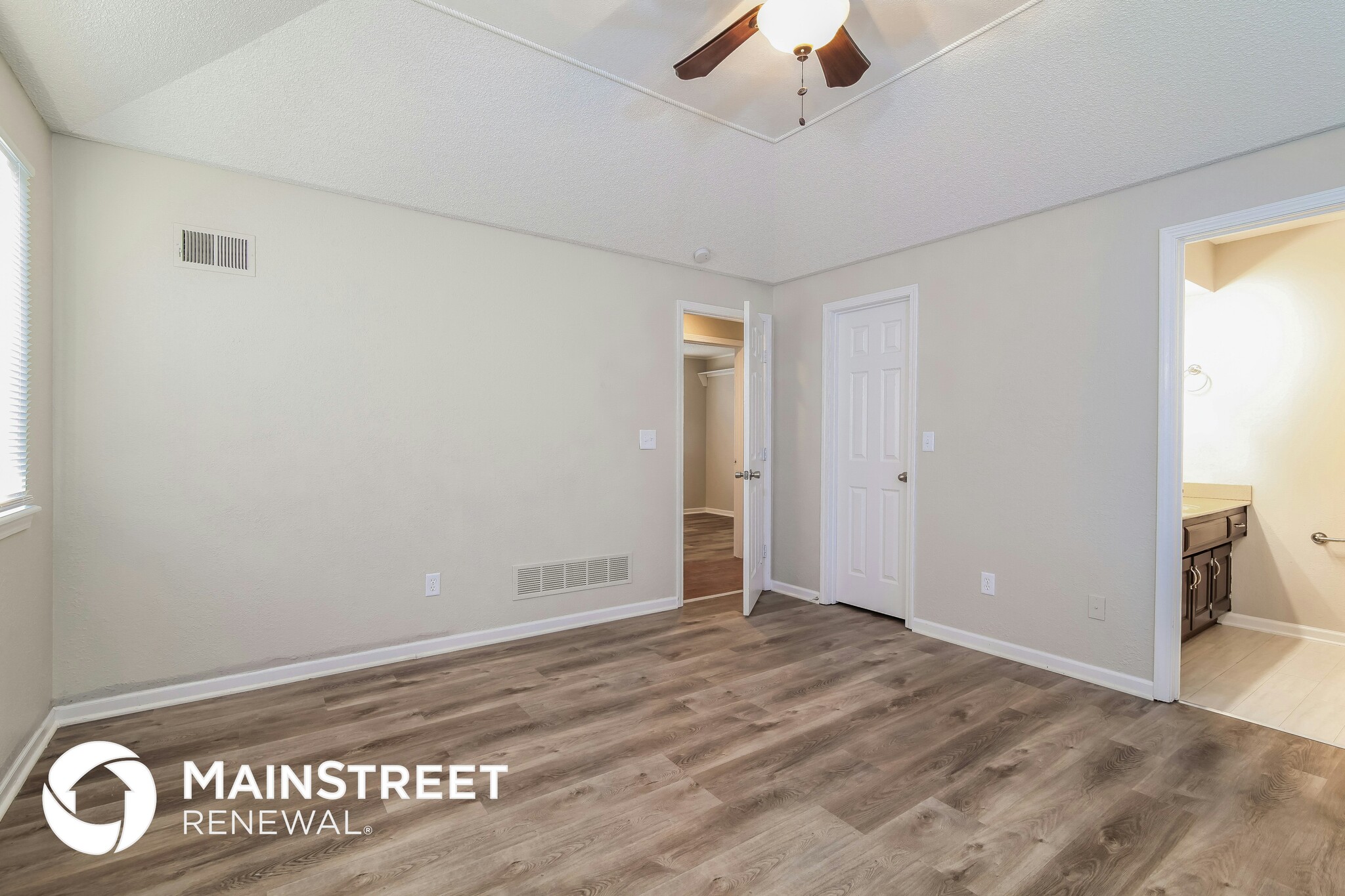 Building Photo - 14501 St Andrews Dr
