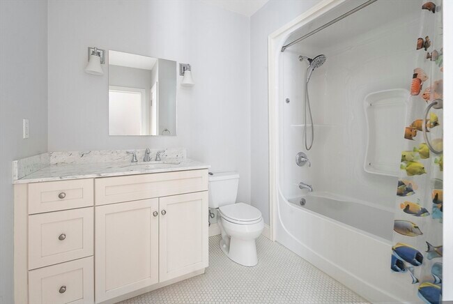 Building Photo - 116-128-128 Rantoul St