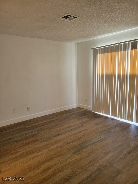 Building Photo - 925 Willow Tree Dr