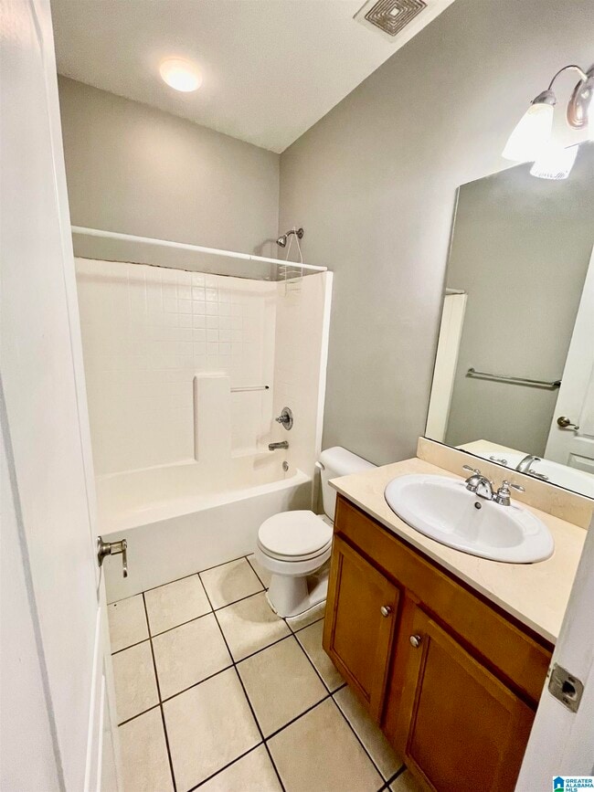 Building Photo - 5389 Cottage Cir