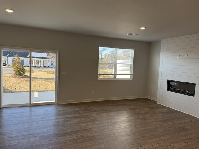 Building Photo - 7269 Mulberry St