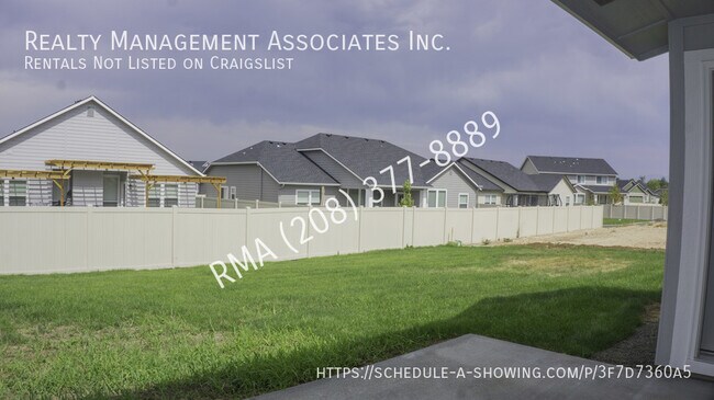 Building Photo - 11942 W Hiawatha Dr