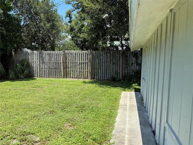 Building Photo - 2451 Nassau St