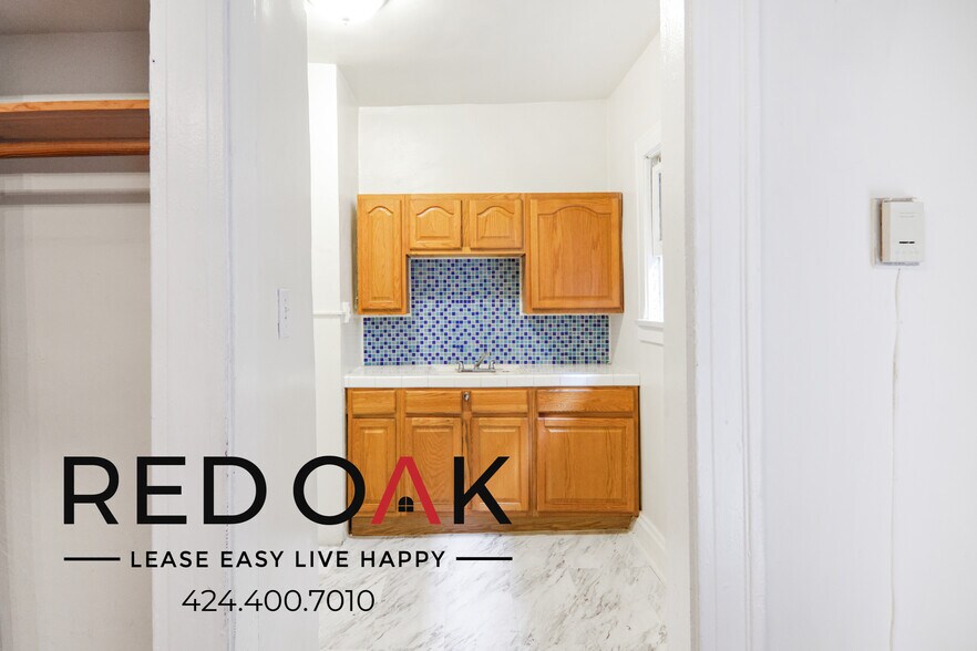 Building Photo - 532 S Coronado St