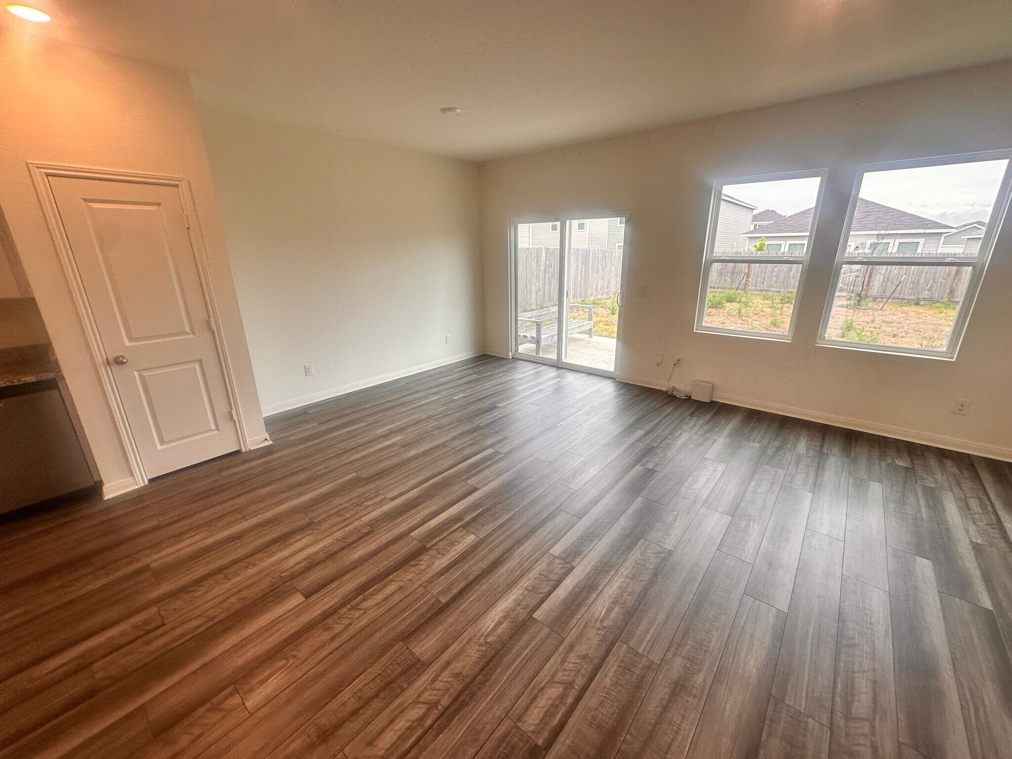 Building Photo - Room in House on Maple Ter