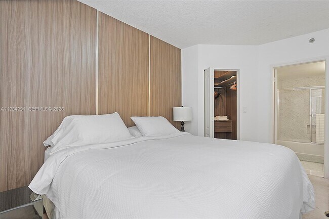 Building Photo - 9455 Collins Ave