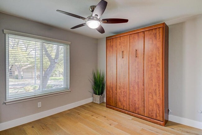 Building Photo - 2713 Bryonhall Dr