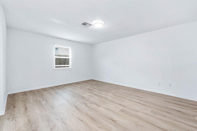 Building Photo - 11554 Chesswood Dr