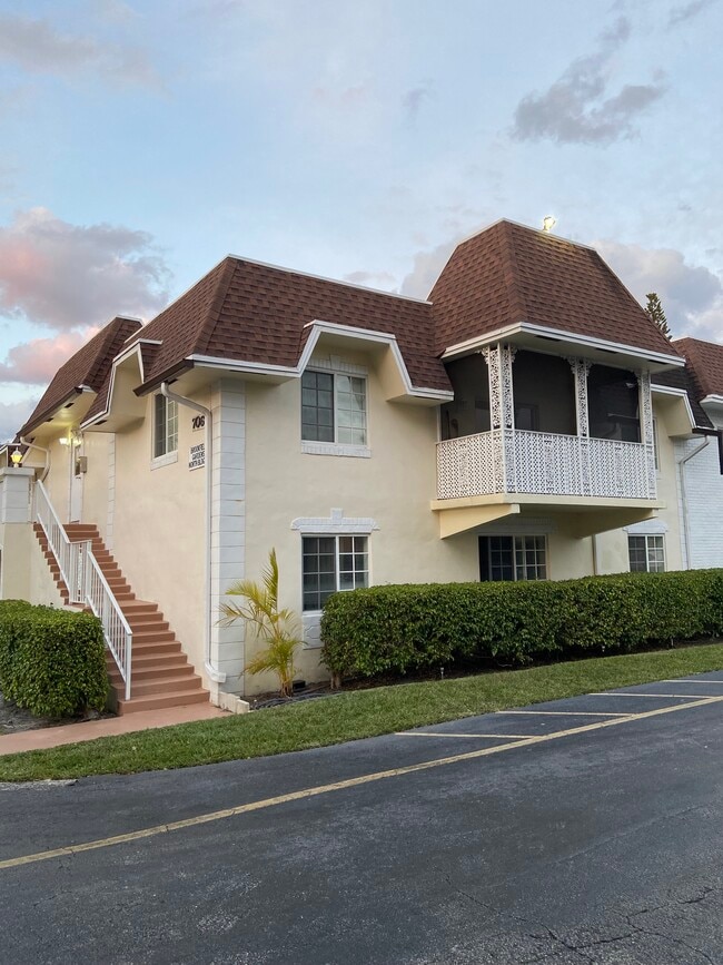 Primary Photo - 706 SE 2nd Ave