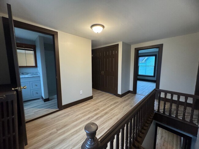 Building Photo - 9612 Bowman St