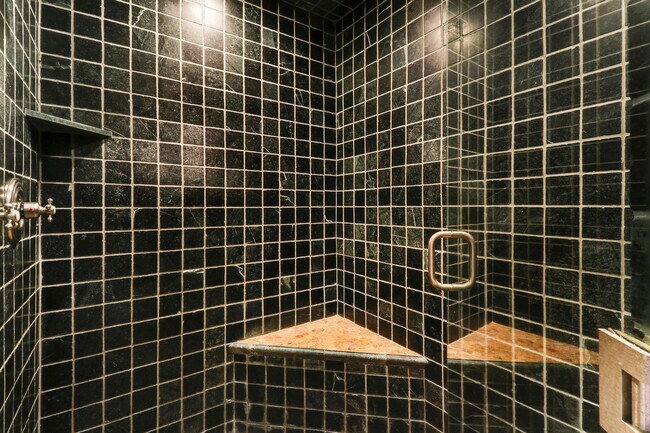 Building Photo - 67 Pacer Cir