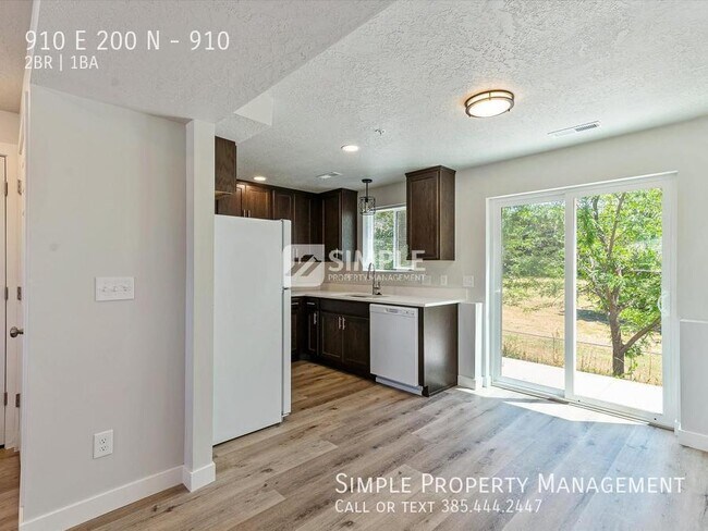 Building Photo - 910 E 200 N