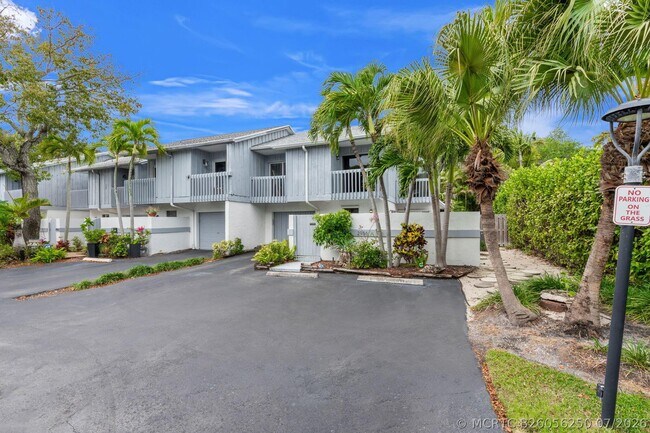 Building Photo - 2956 Florida Blvd
