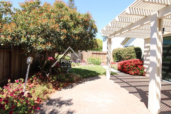Building Photo - Very Nice 3bd/2ba Elk Grove Home in Laguna...