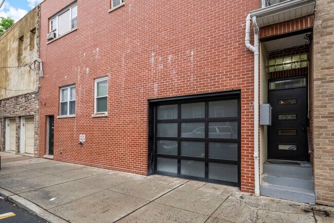 Building Photo - 7013 Polk St