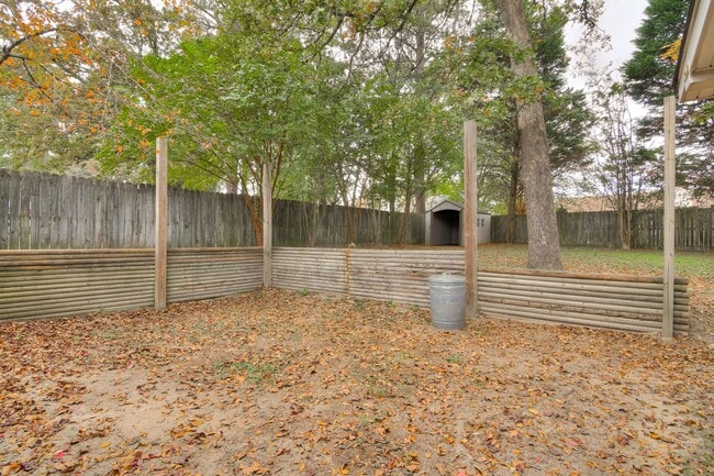 Building Photo - Ranch In Columbia County
