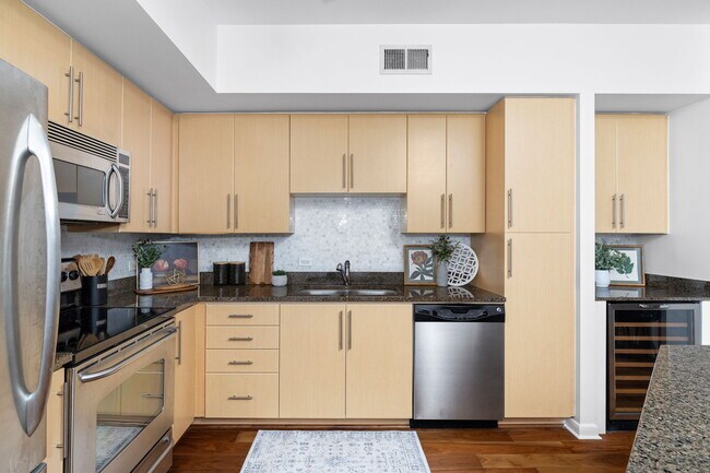 Building Photo - 54 Rainey St