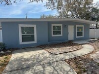 Building Photo - Beautiful 4/2 available now!