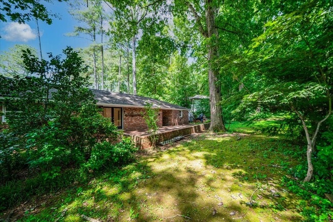 Building Photo - 2038 S Akin Dr