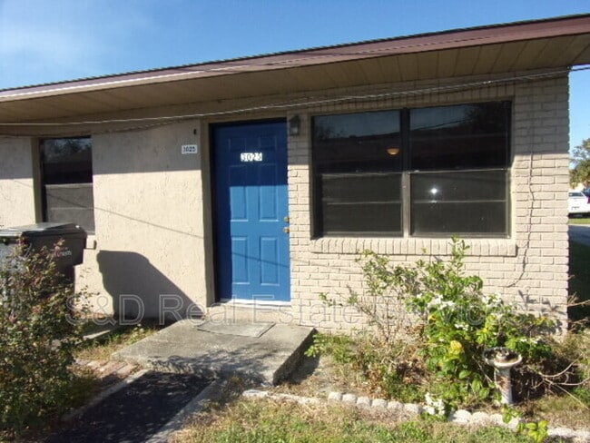 Building Photo - 3025 St Paul Dr