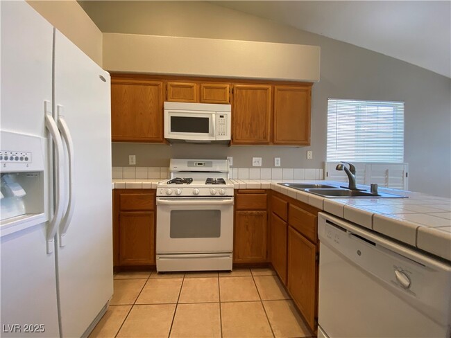 Building Photo - 9848 Double Rock Dr