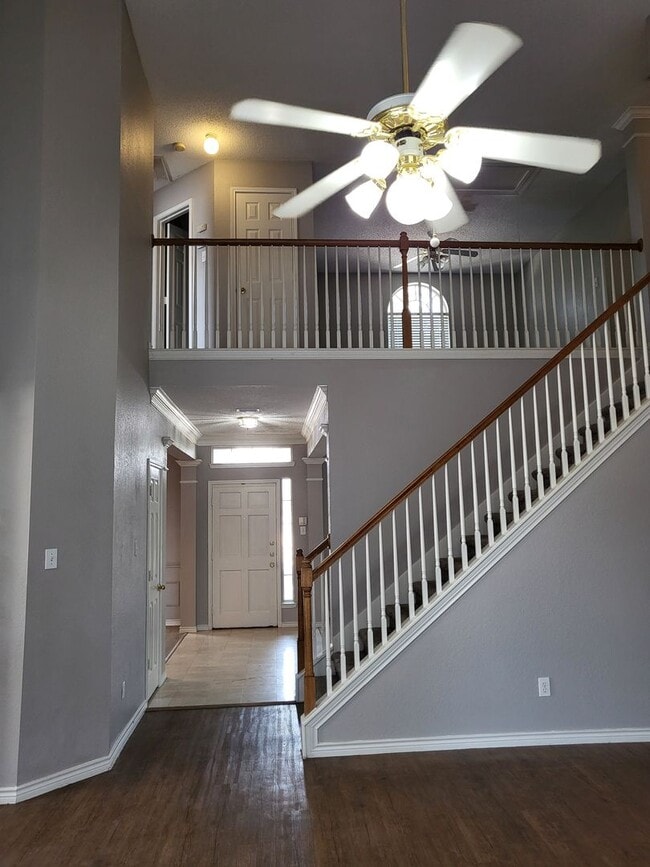 Building Photo - 6411 Clear Pool Dr