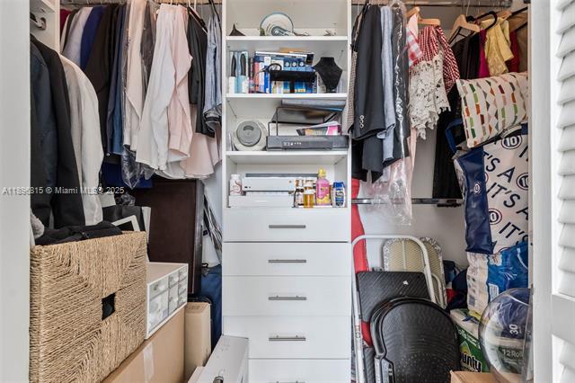 Building Photo - The Plaza 901 Brickell