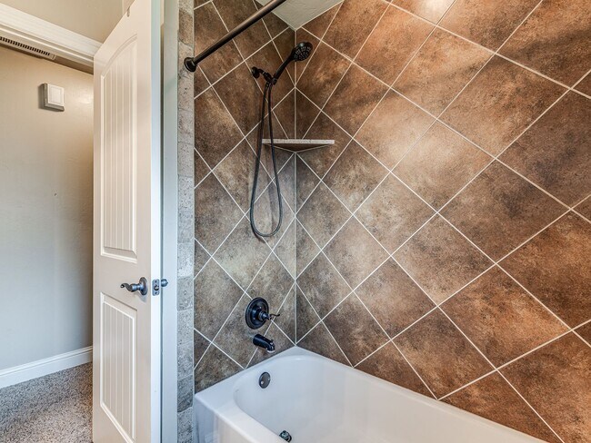 Building Photo - Charming home in Deer Creek Schools + Lone...