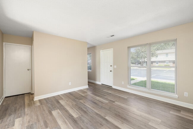 Building Photo - 1121 Alice Dr