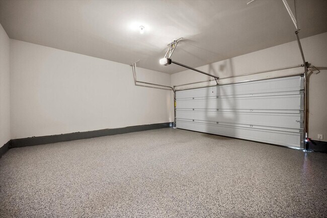 Building Photo - 3500 Brentwood Dr