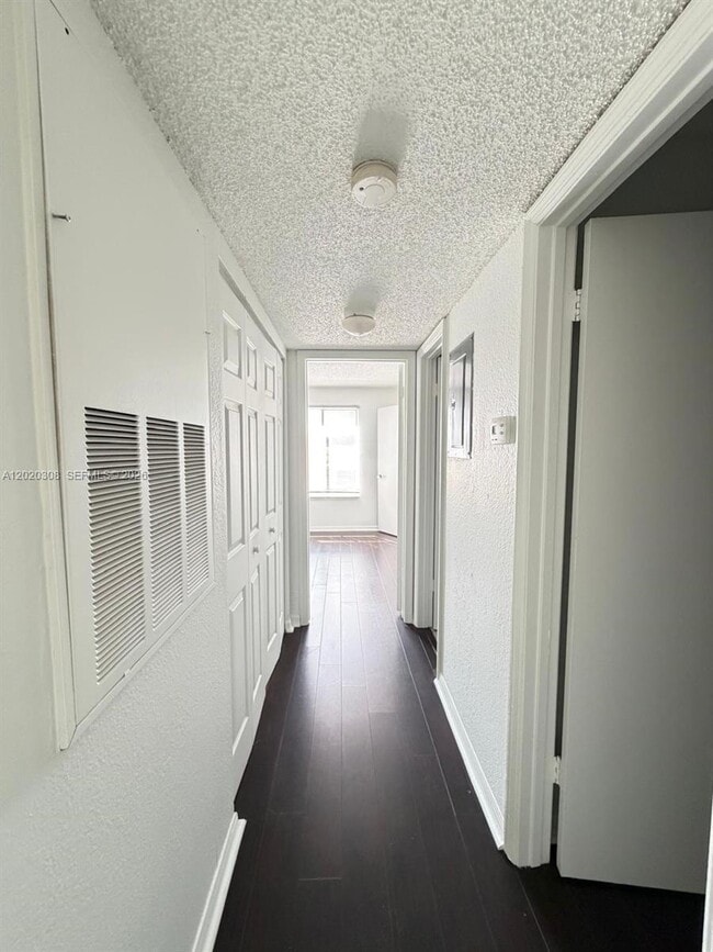 Building Photo - 12950 Vista Isles Dr