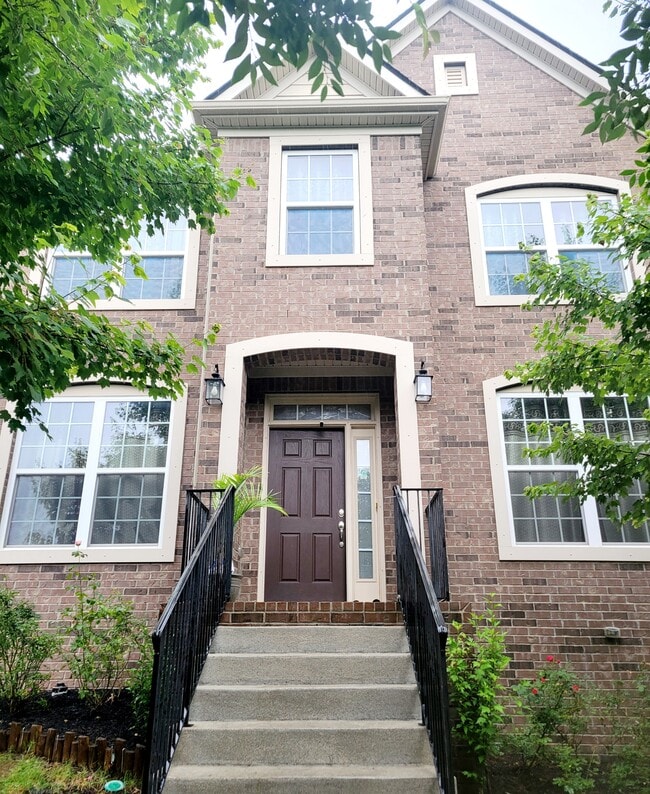 Primary Photo - 931 Ryecroft Ln