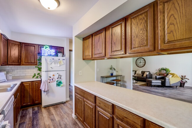 Building Photo - 16450 Dane Ct E