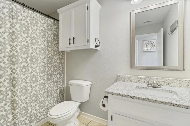 Building Photo - 5725 Ventura Ln