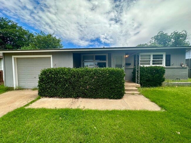Primary Photo - 4616 43rd St