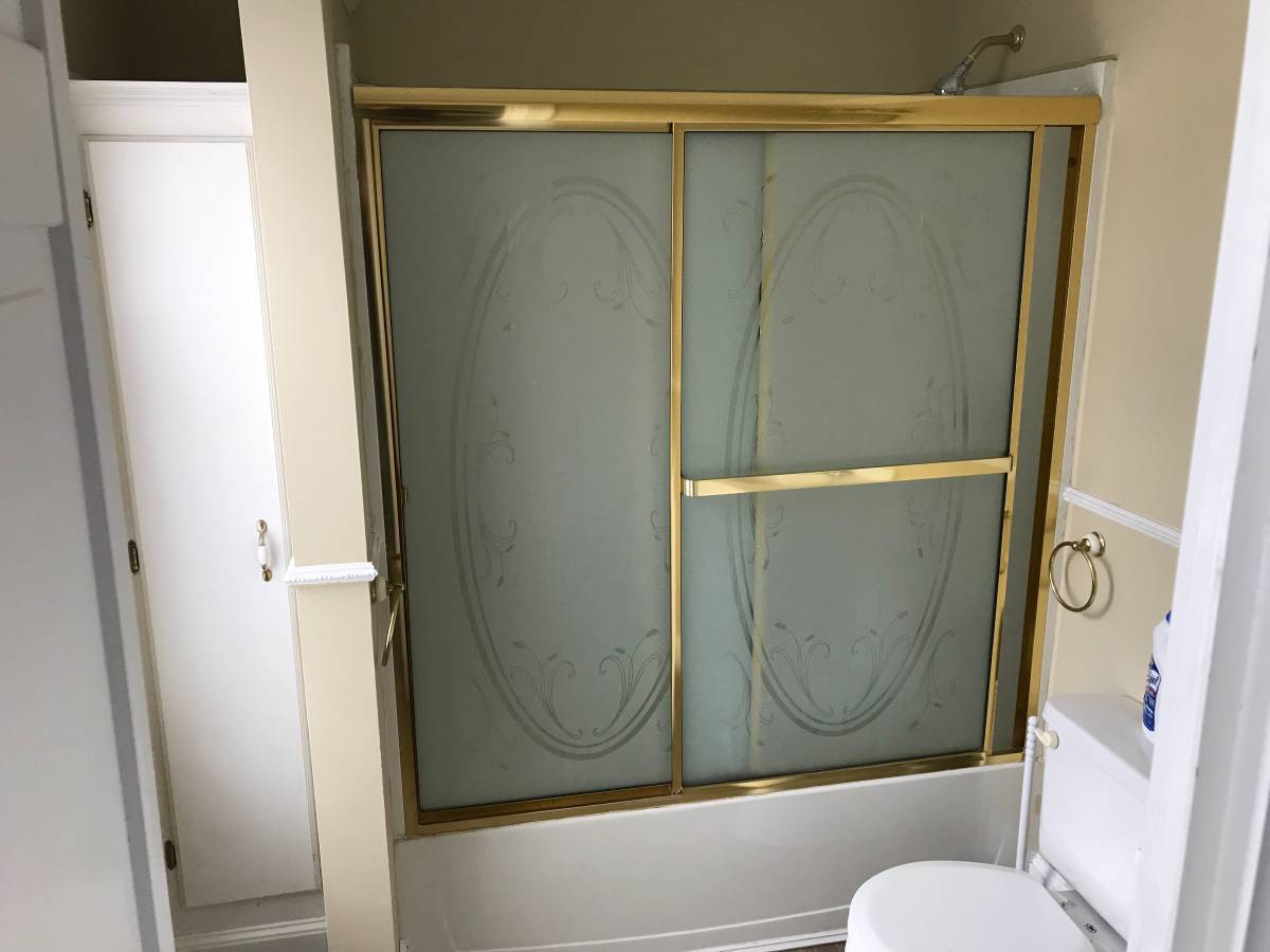 full bathroom off of master bedroom - 395 Maple St