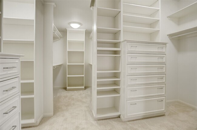 Building Photo - 2001 Holcombe Blvd