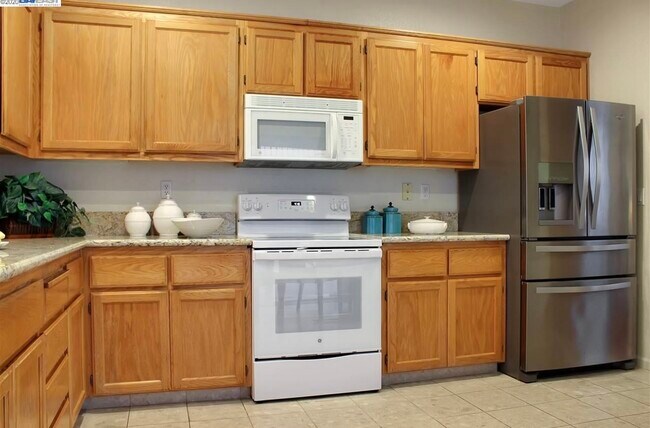 Building Photo - 2213 Wigeon Ct
