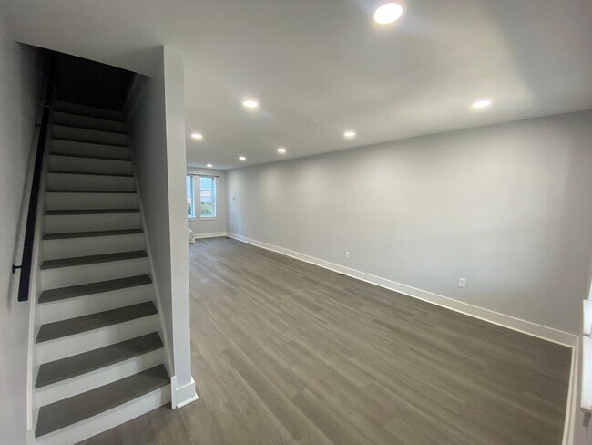 Building Photo - 2 Bed 1 Bath for rent